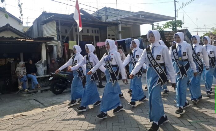 1756004409_gerakjalansiswa